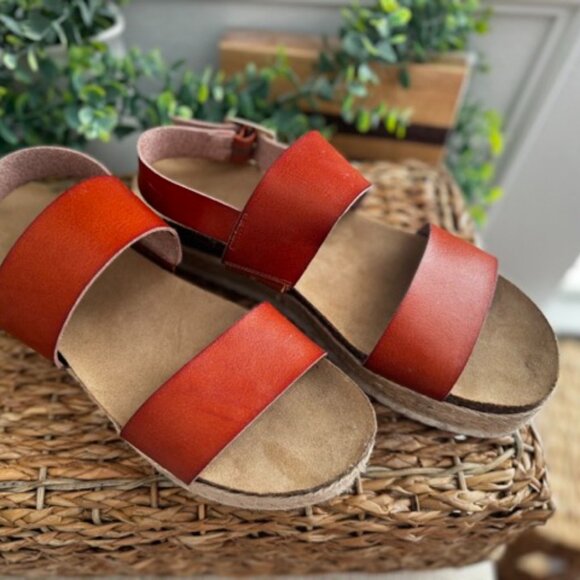 New Directions Lauren Platform Vegan Leather Sandals - Picture 3 of 4